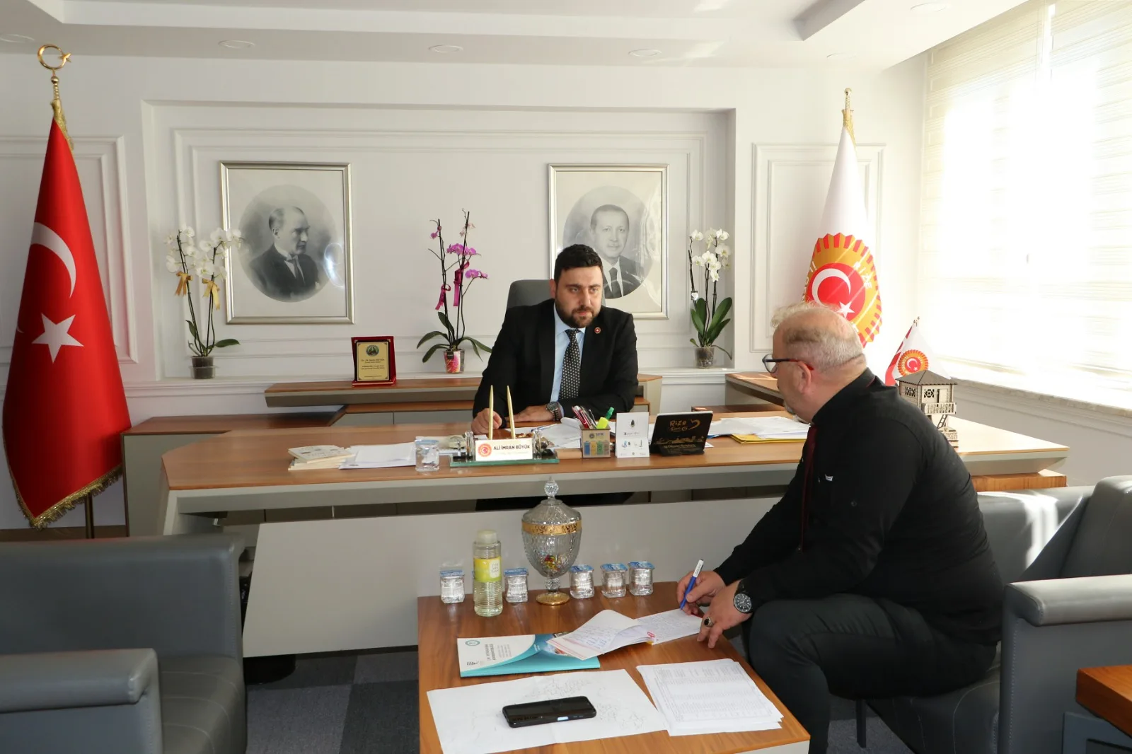 Rize il Genel Meclis Başkanı Ali İmran BÜYÜK, Bayram Arif TURAN’ a özel röportaj verdi.