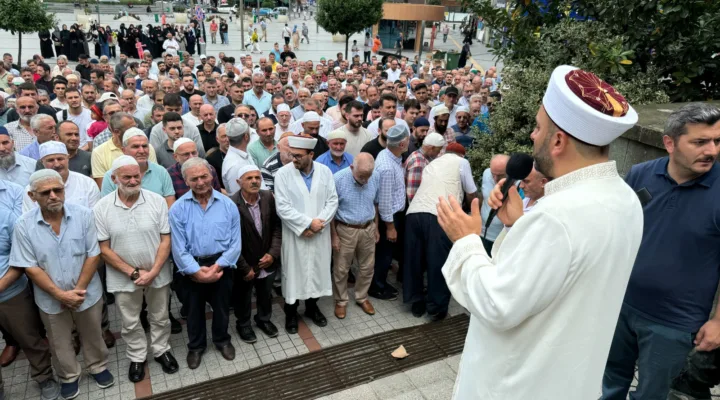 Rize’de Heniyye için gıyabi cenaze namazı kılındı